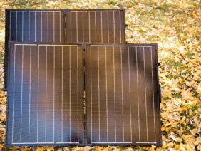 Humless foldable solar panels